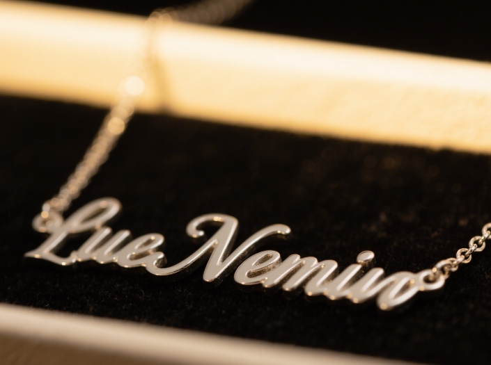 Customized name necklace